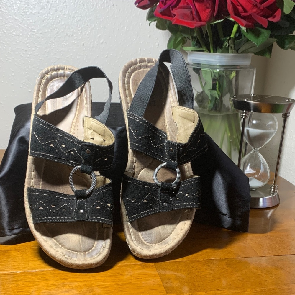 Earth Spirit Black Sandals with Strap Detail